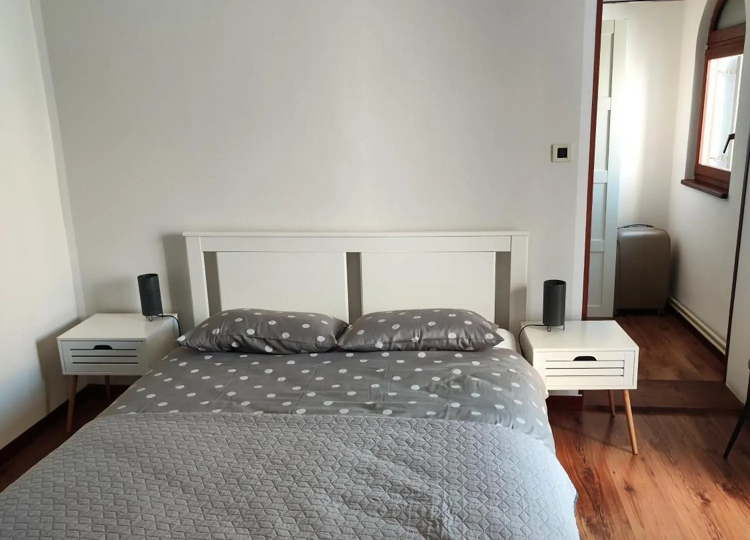 Apartments Val ロヴィニ ゲストハウス